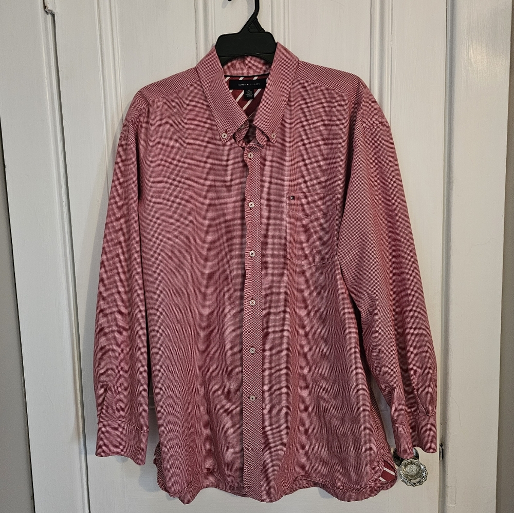 Tommy Hilfiger Mens XL Plaid Button Down Shirt Red White Cotton Embroidered Logo